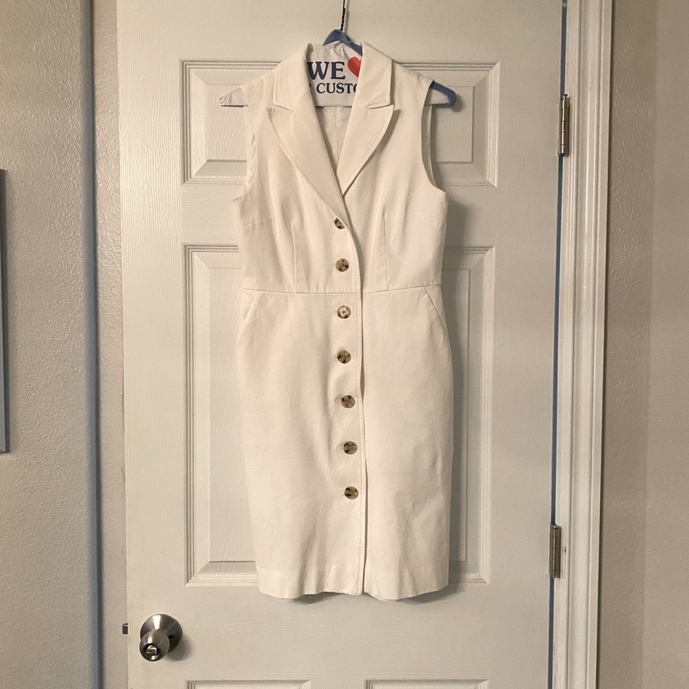Stretchy, button down sleeveless white JCrew dress, size 6